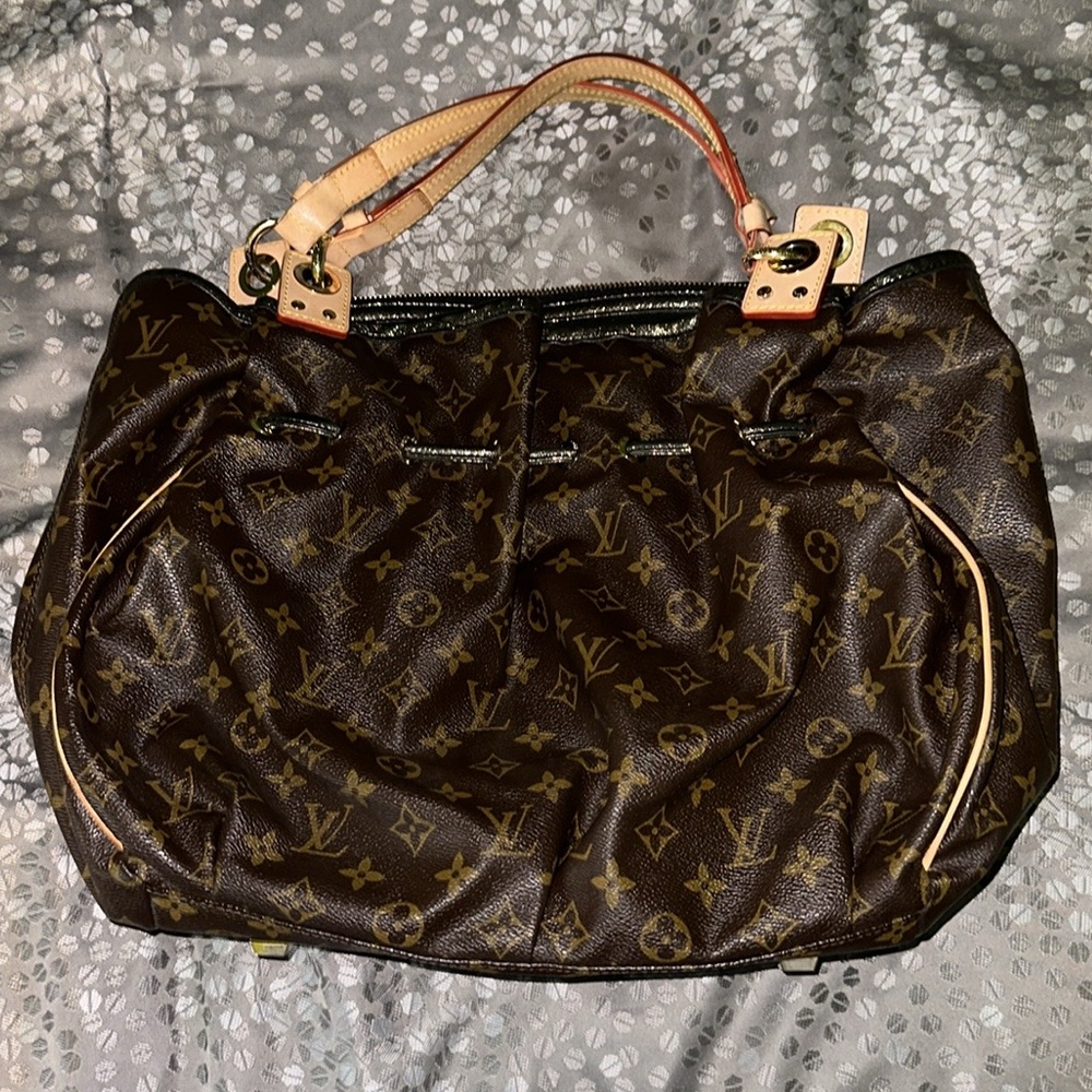 Louis Vuitton Irene Monogram Purse - Picture 2 of 13